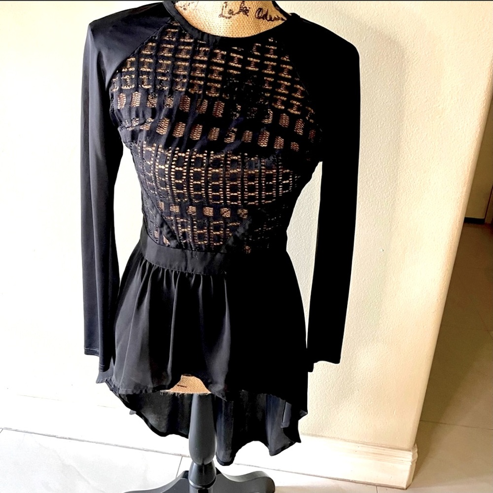 EUC - bebe High-Low Lace Zip Up Blouse Size Small